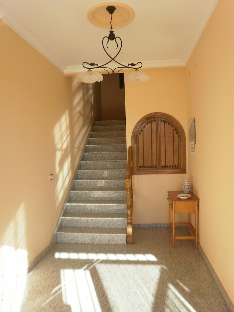 Hostal Miraflor De Las Cadenas Cuacos De Yuste Extérieur photo