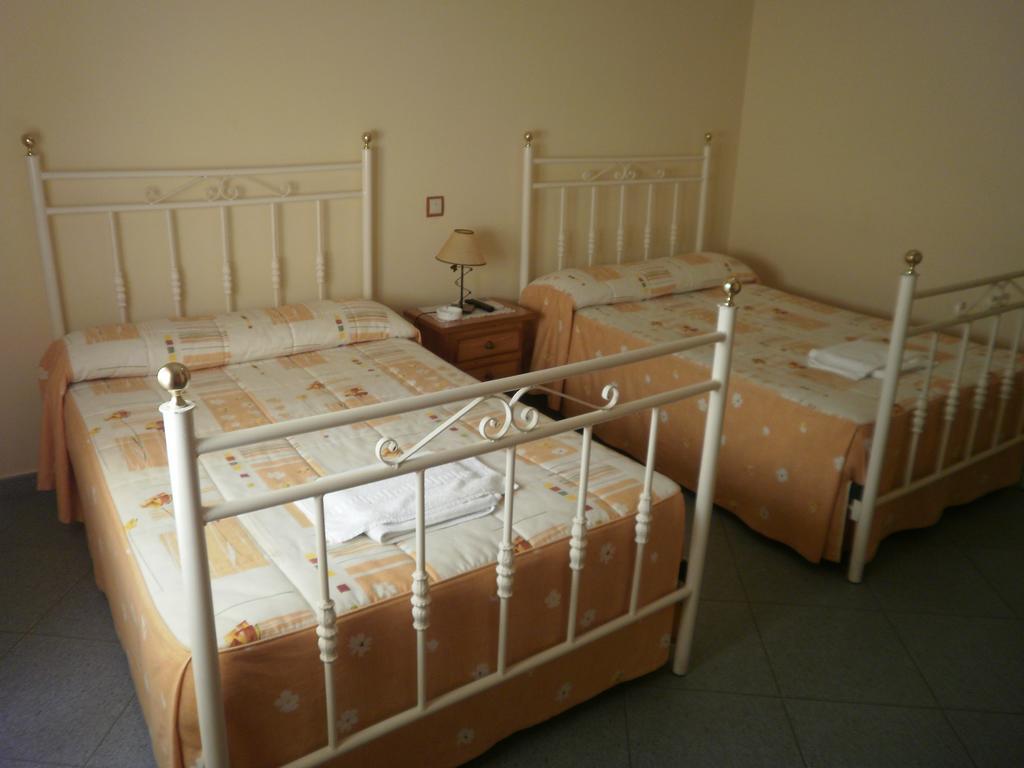 Hostal Miraflor De Las Cadenas Cuacos De Yuste Extérieur photo